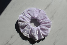 Load image into Gallery viewer, Historia Srunchie