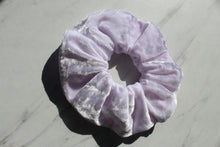 Load image into Gallery viewer, Historia Srunchie