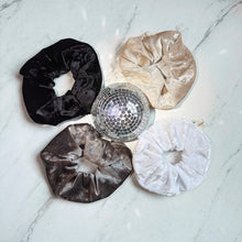 Load image into Gallery viewer, Arti Scrunchie
